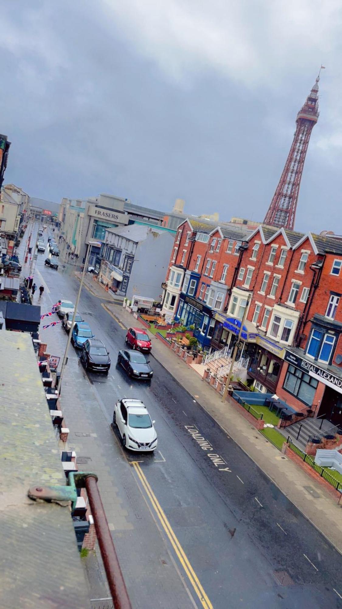 Fern Villa Hotel - Albert Road Blackpool Exterior photo